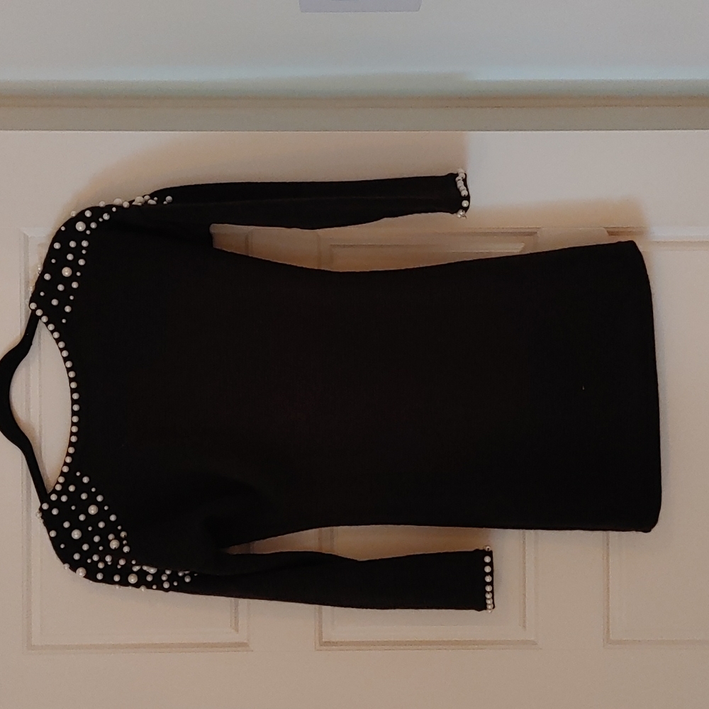 Open back elegant sweater with pearl-like beads XS